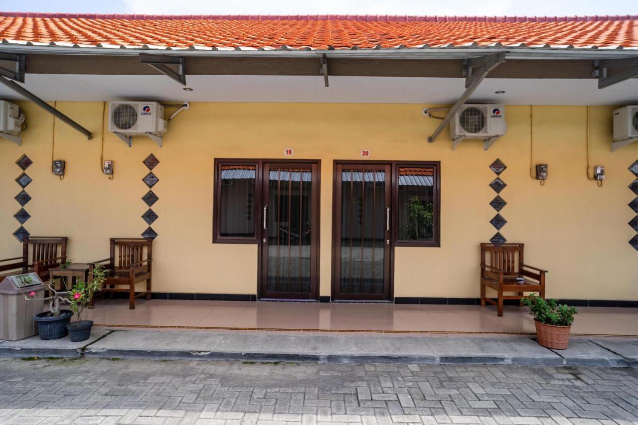 Готель Koolkost Syariah Near Transmart Tegal Екстер'єр фото